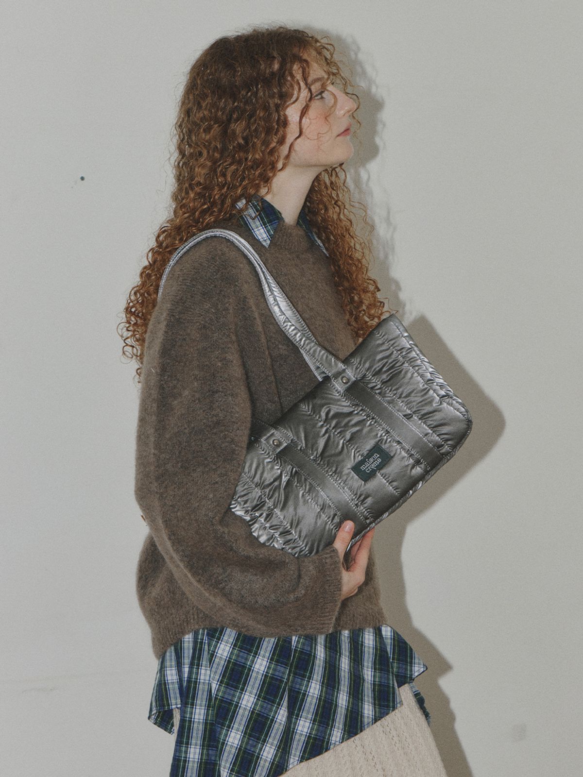 메종크렘(MAISON CREME) Canele Shoulder padding bag _ Brown-Silver