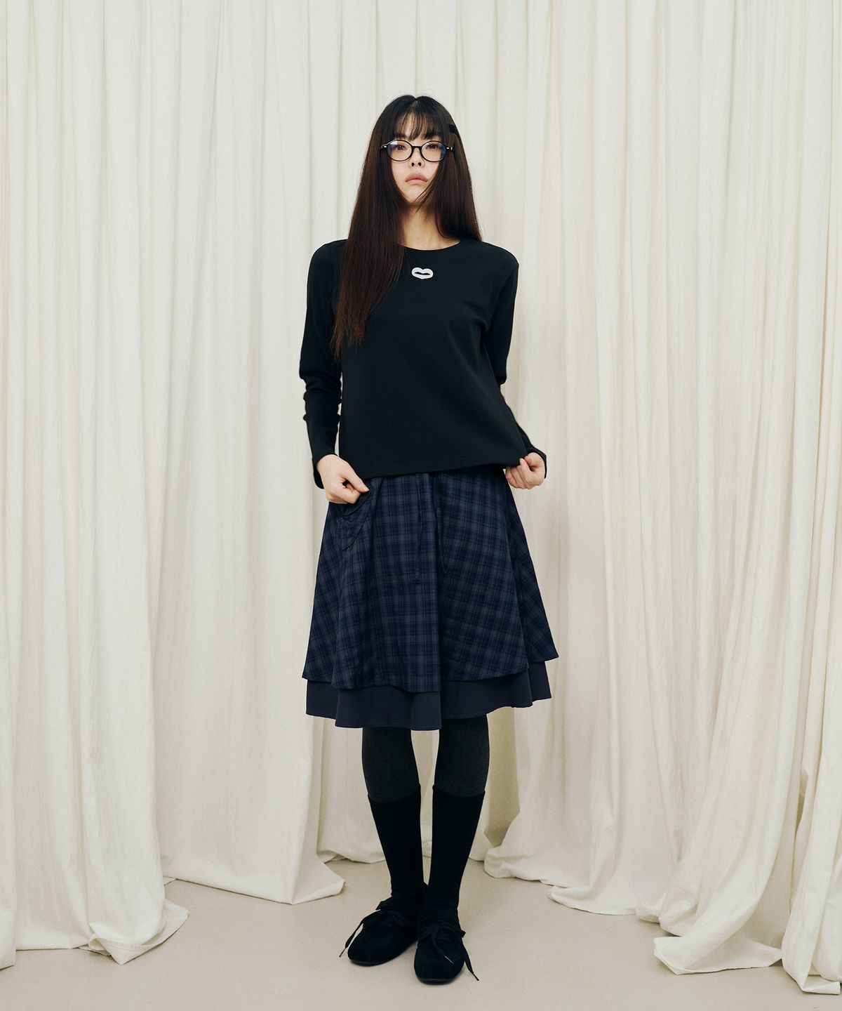 미헤브(MIHEV) 클래식 스몰 심볼 롱 슬리브 블랙