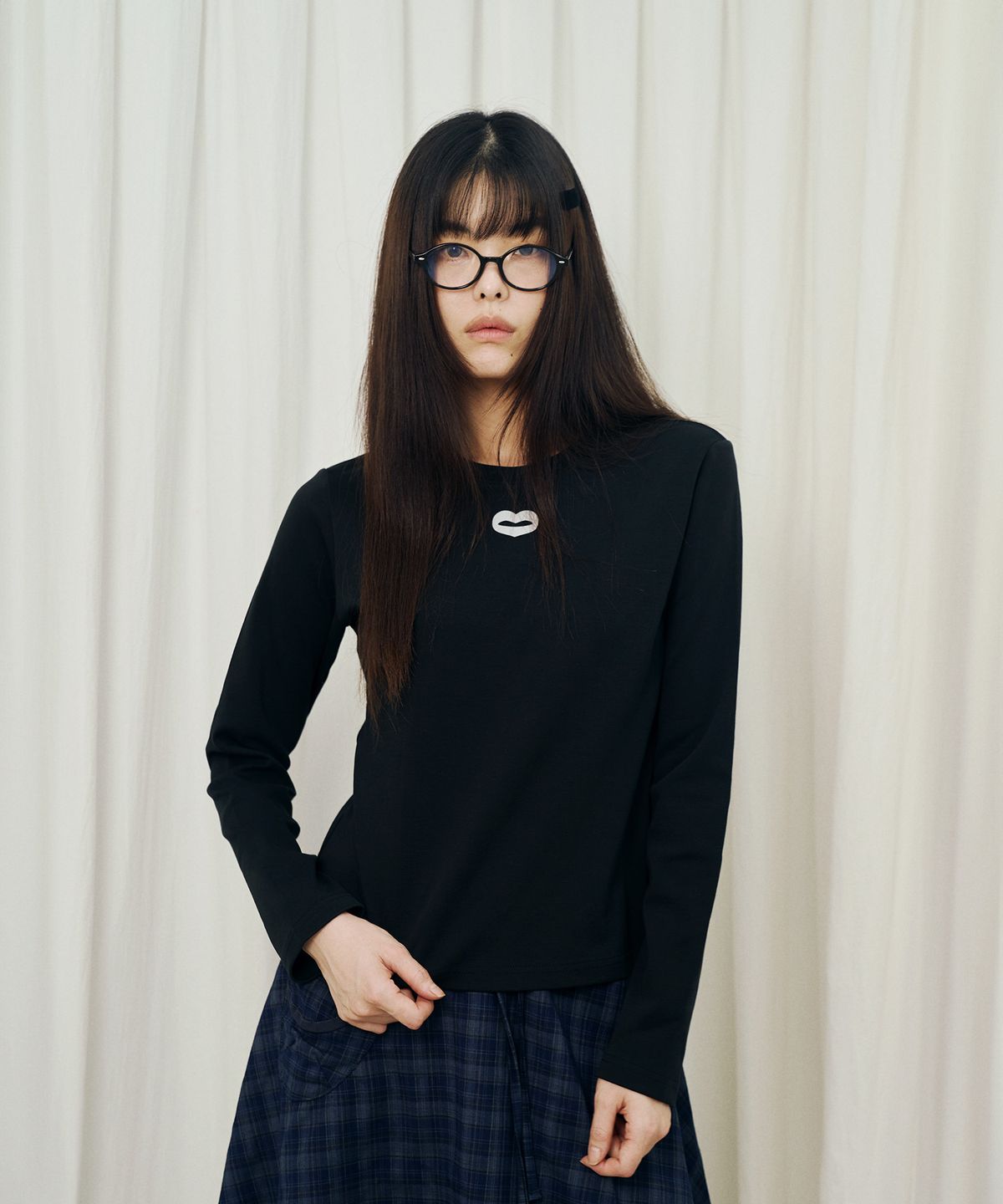 미헤브(MIHEV) 클래식 스몰 심볼 롱 슬리브 블랙