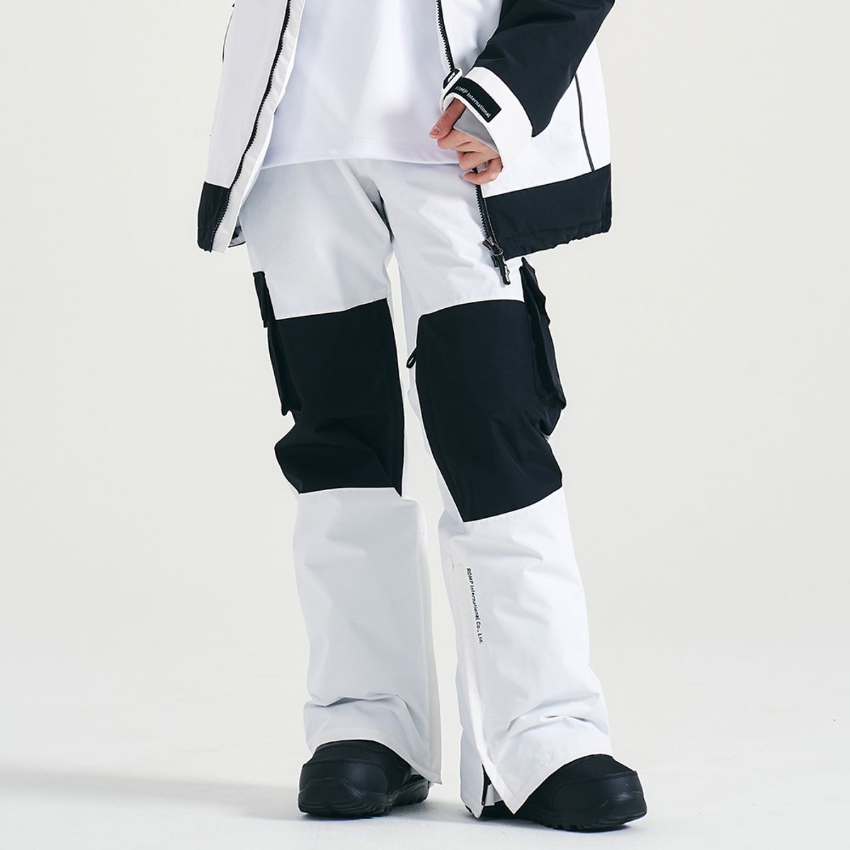롬프(ROMP) TV FLAT PANTS (WHITE)