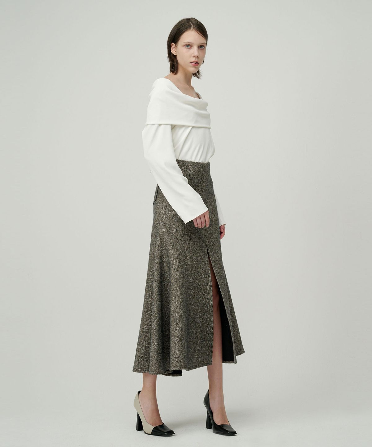 세컨드 아르무아(02ARMOIRE) Aveline Skirt _ Dark Grey