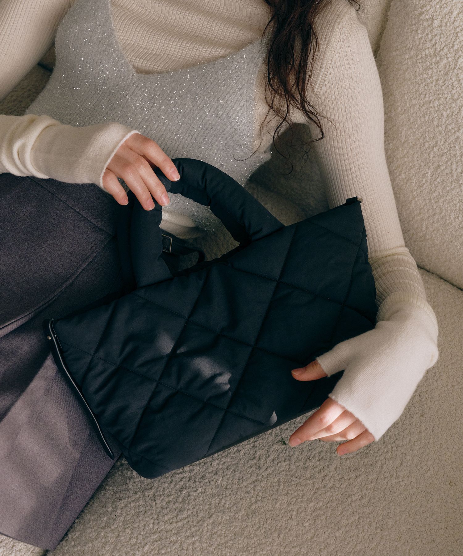 OSTKAKA | Quilted Tote Bag Black [正規品/関税込] MUSINSA公式 | OSTKAKA Quilted Tote Bag Black