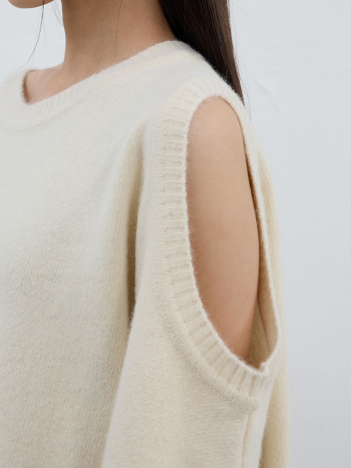 분닥세인츠(THE BOONDOCK SAINTS) Cut Out Brushed Pullover Cream