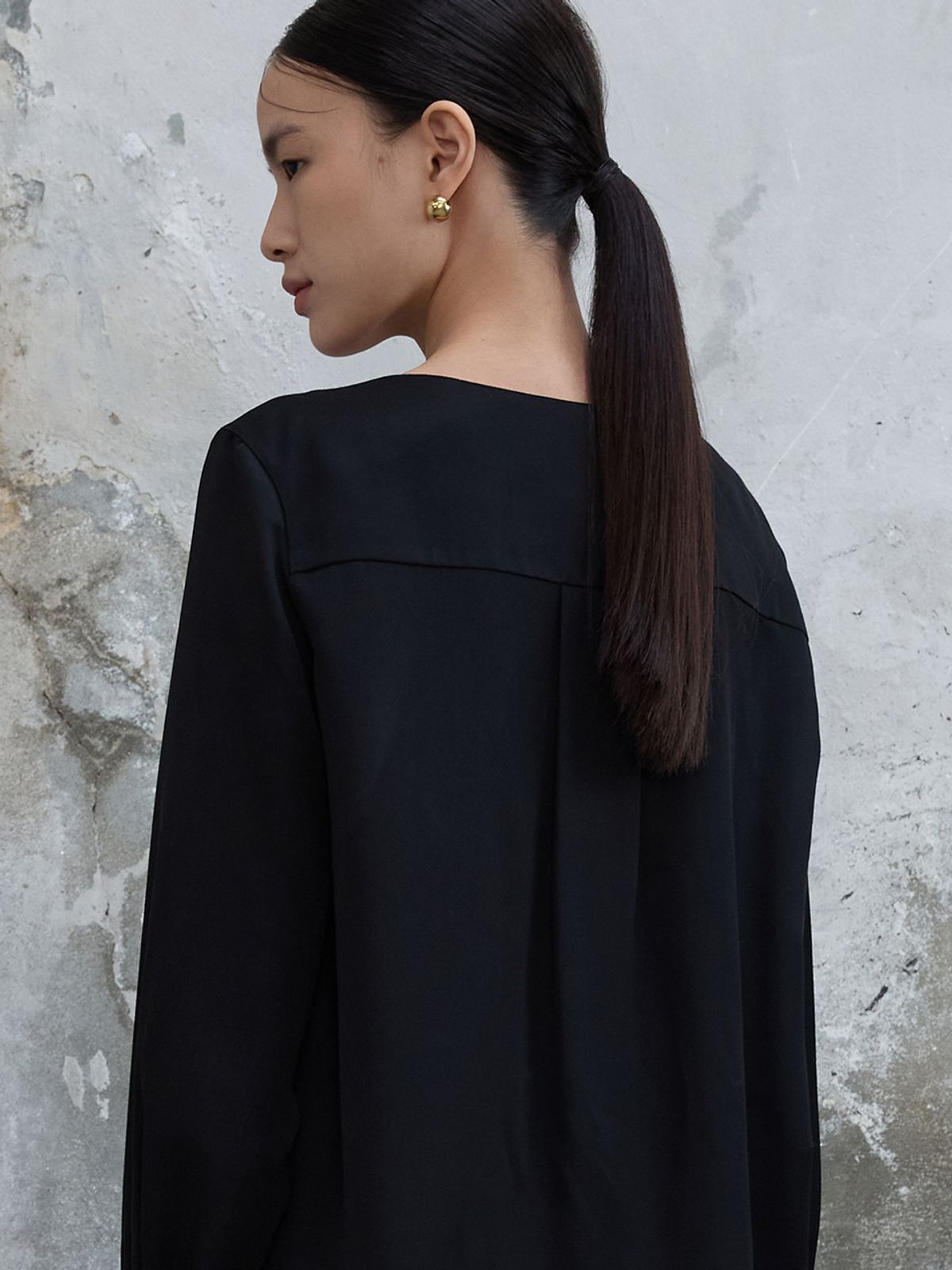 분닥세인츠(THE BOONDOCK SAINTS) Button Point Puff Blouse Black
