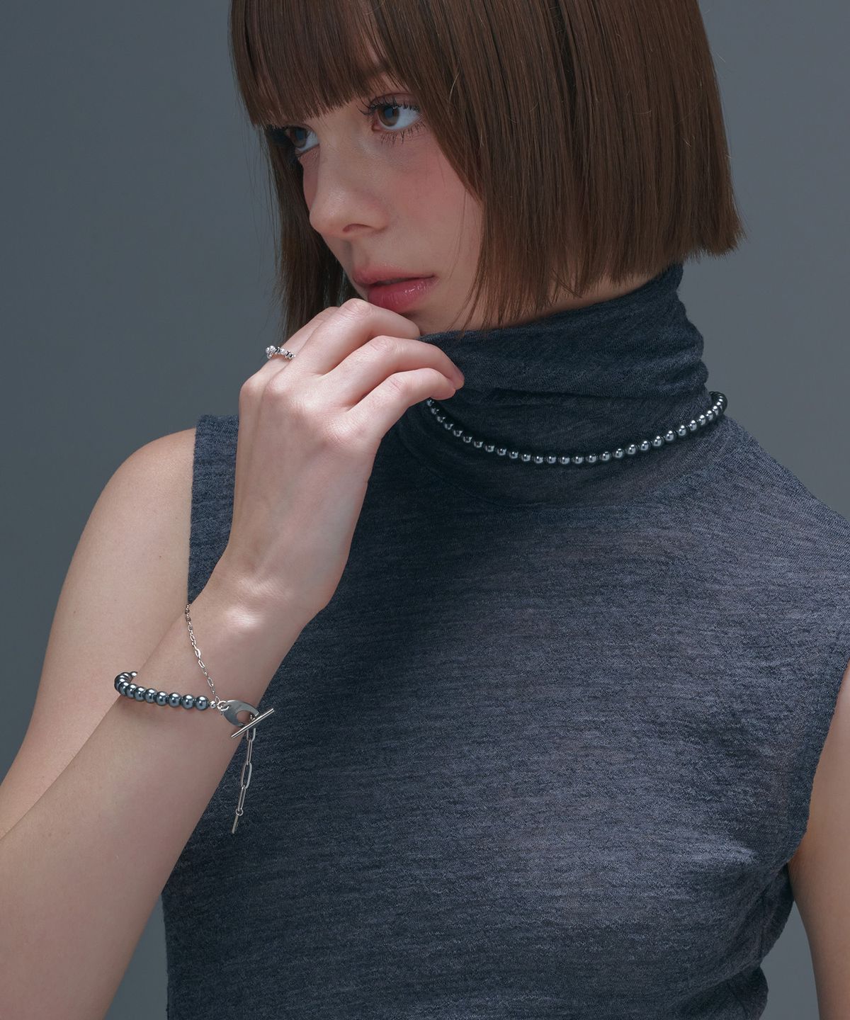 로맨티누어(ROMANTINUER) SN.170 Layered Bead Toggle Bracelet