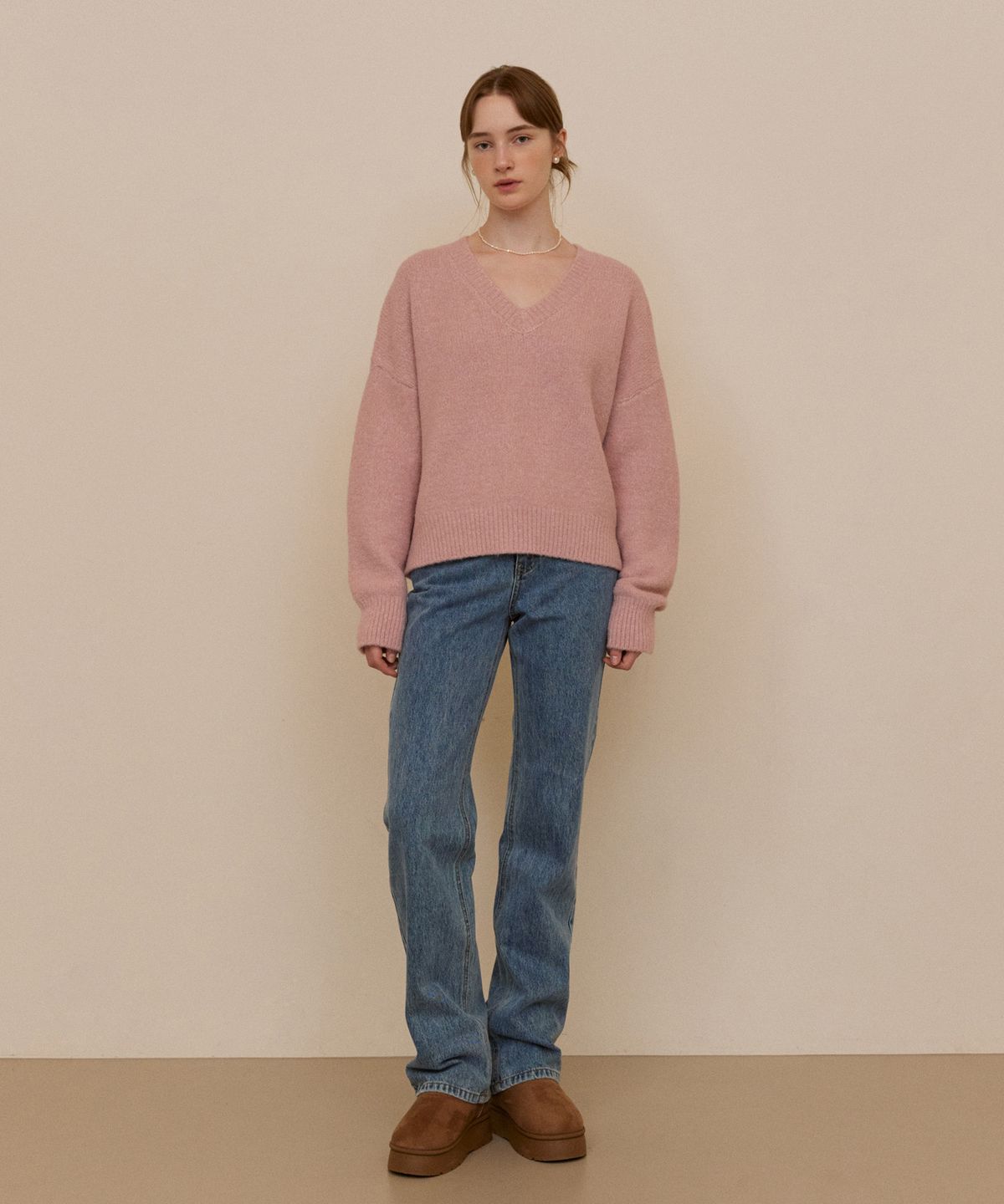 어다울(ADAUL) Soft loose V-neck knit - soft pink
