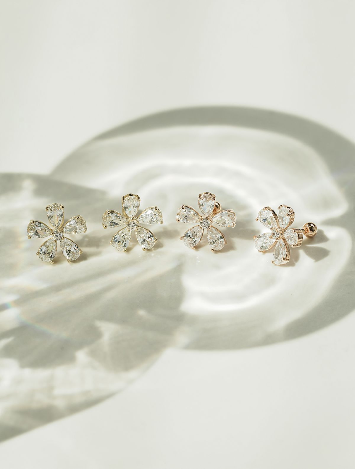 미니멀피어싱(MINIMALPIERCING) 14K 빅 플라워 큐빅 피어싱 귀걸이