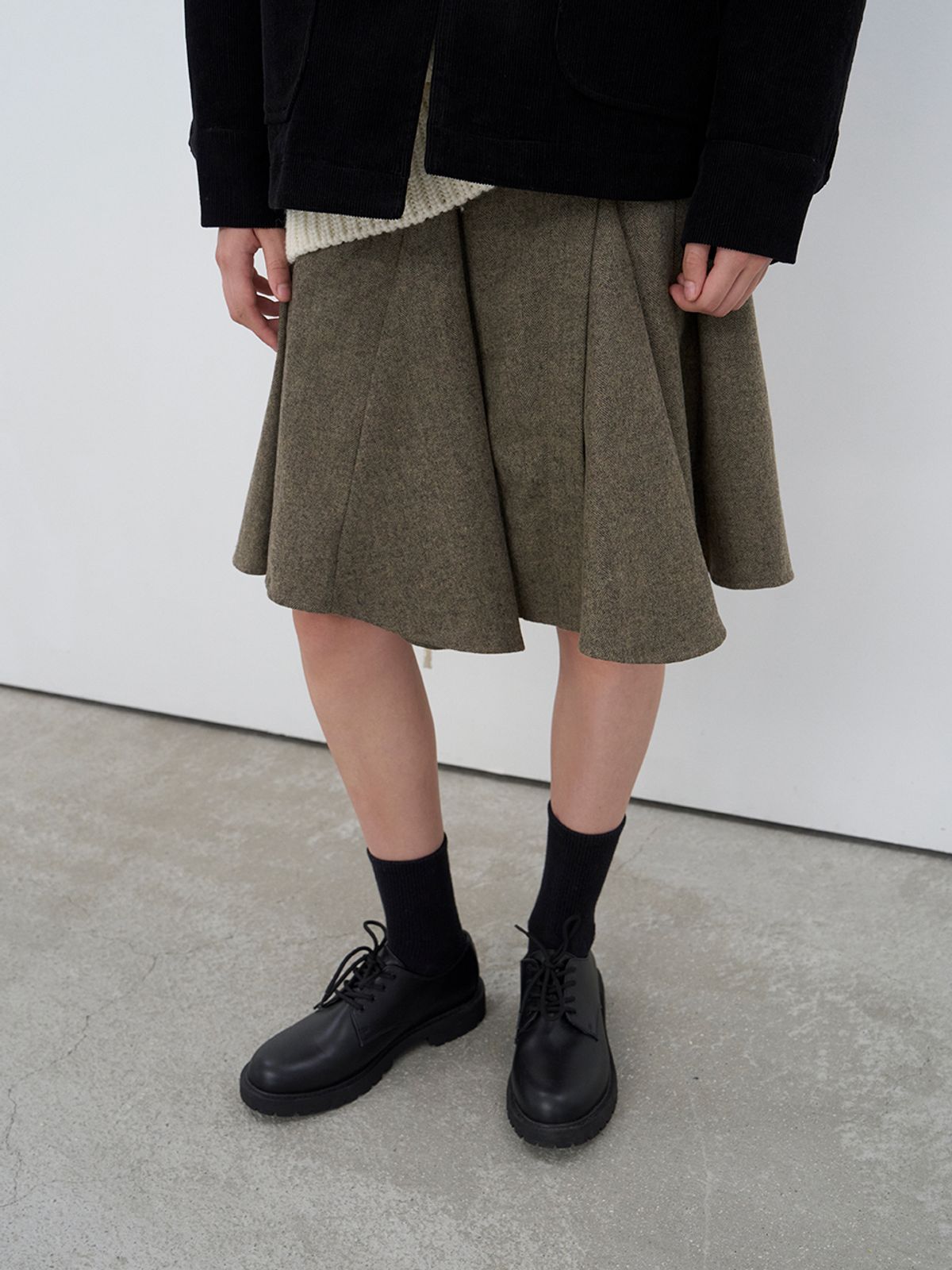 위메농(OUI MAIS NON) Herringbon wool skirts
