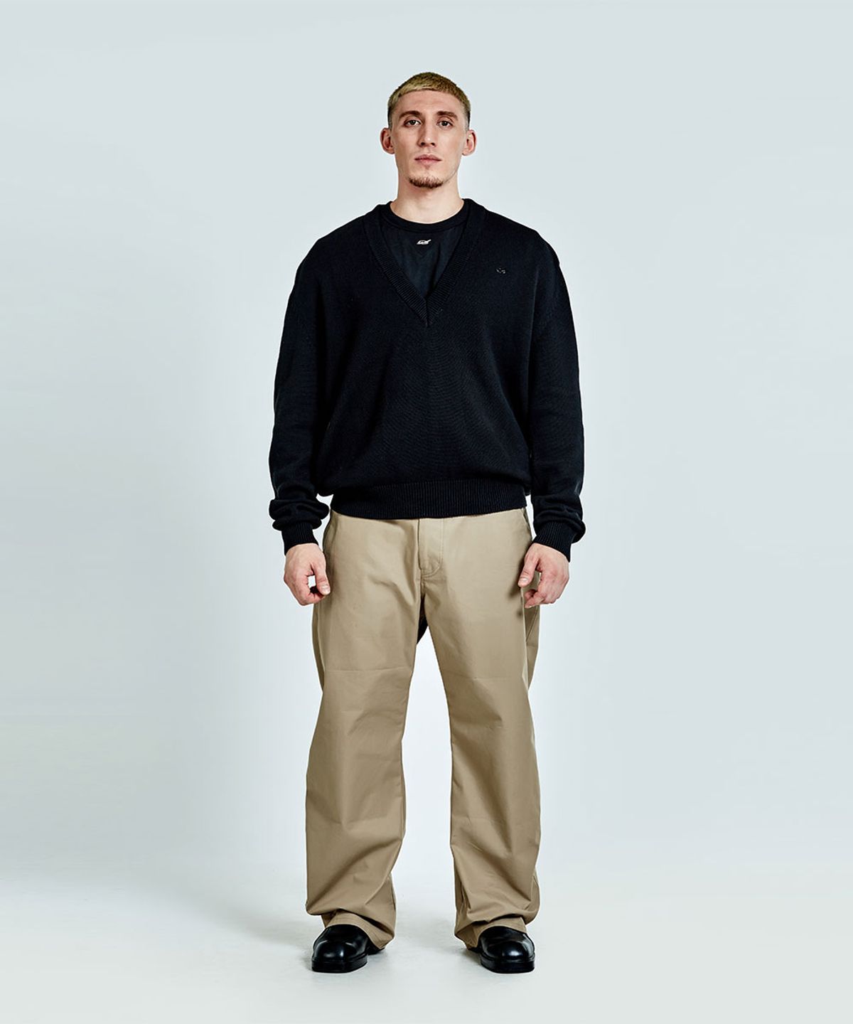 51퍼센트(51PERCENT) V neck Knit - Black