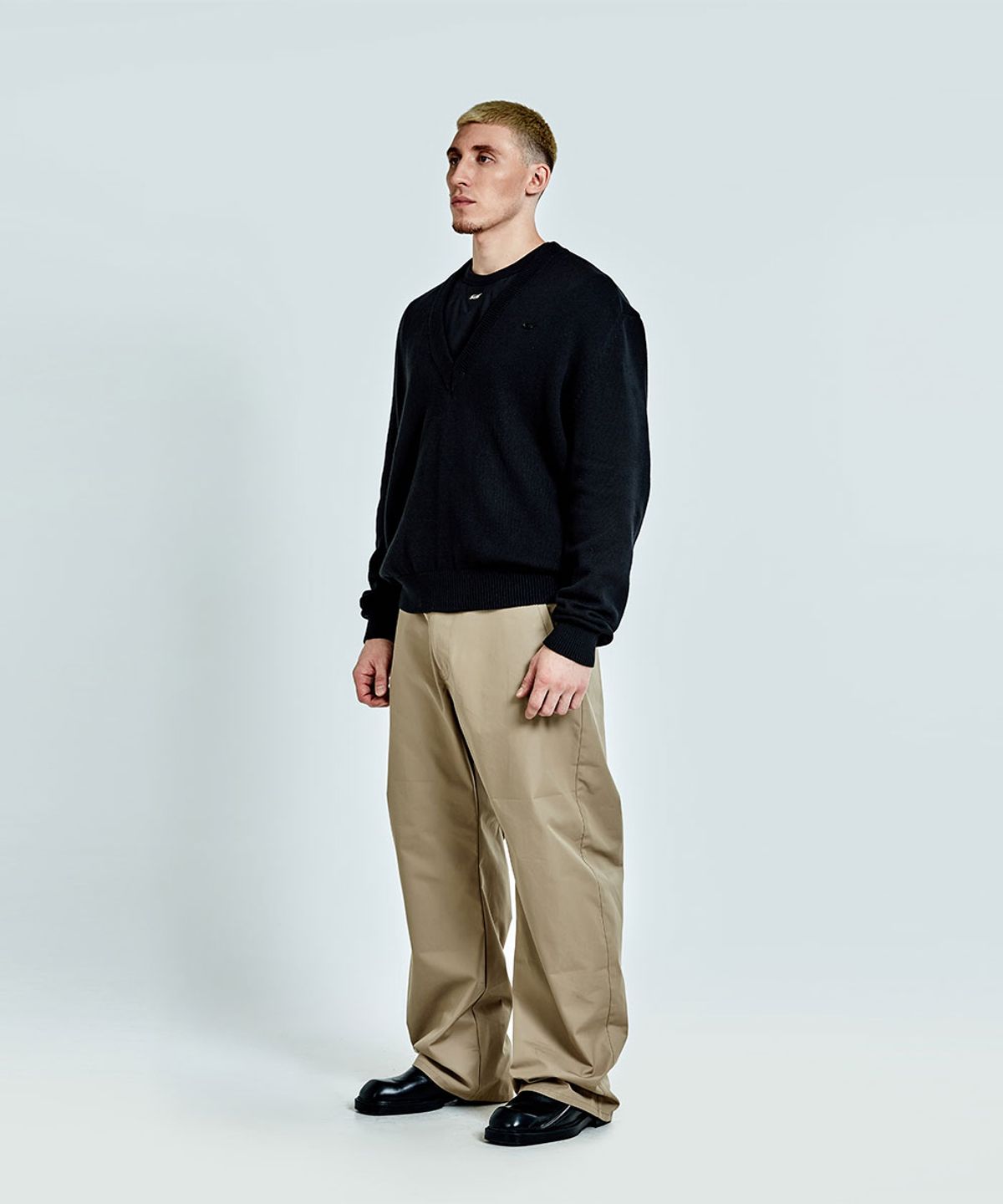 51퍼센트(51PERCENT) V neck Knit - Black