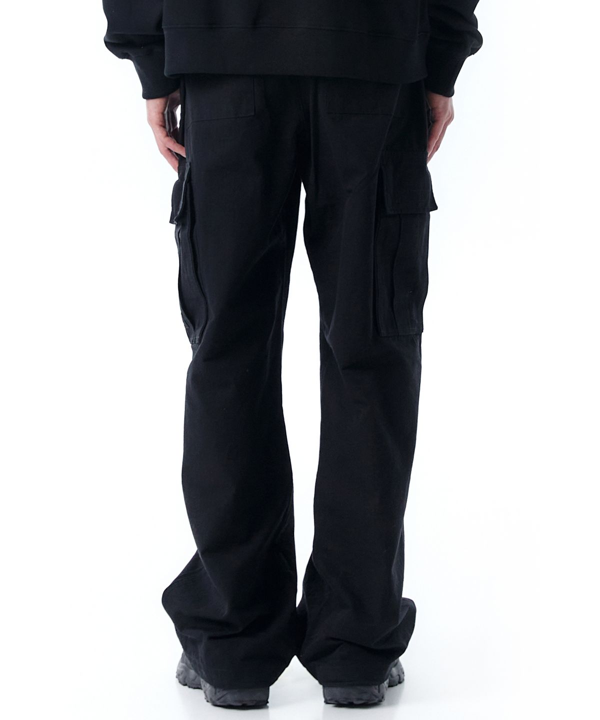오픈야드(오와이)(OPENYARD(OY)) UNBALANCE CARGO POCKET RIP PANTS-BLACK