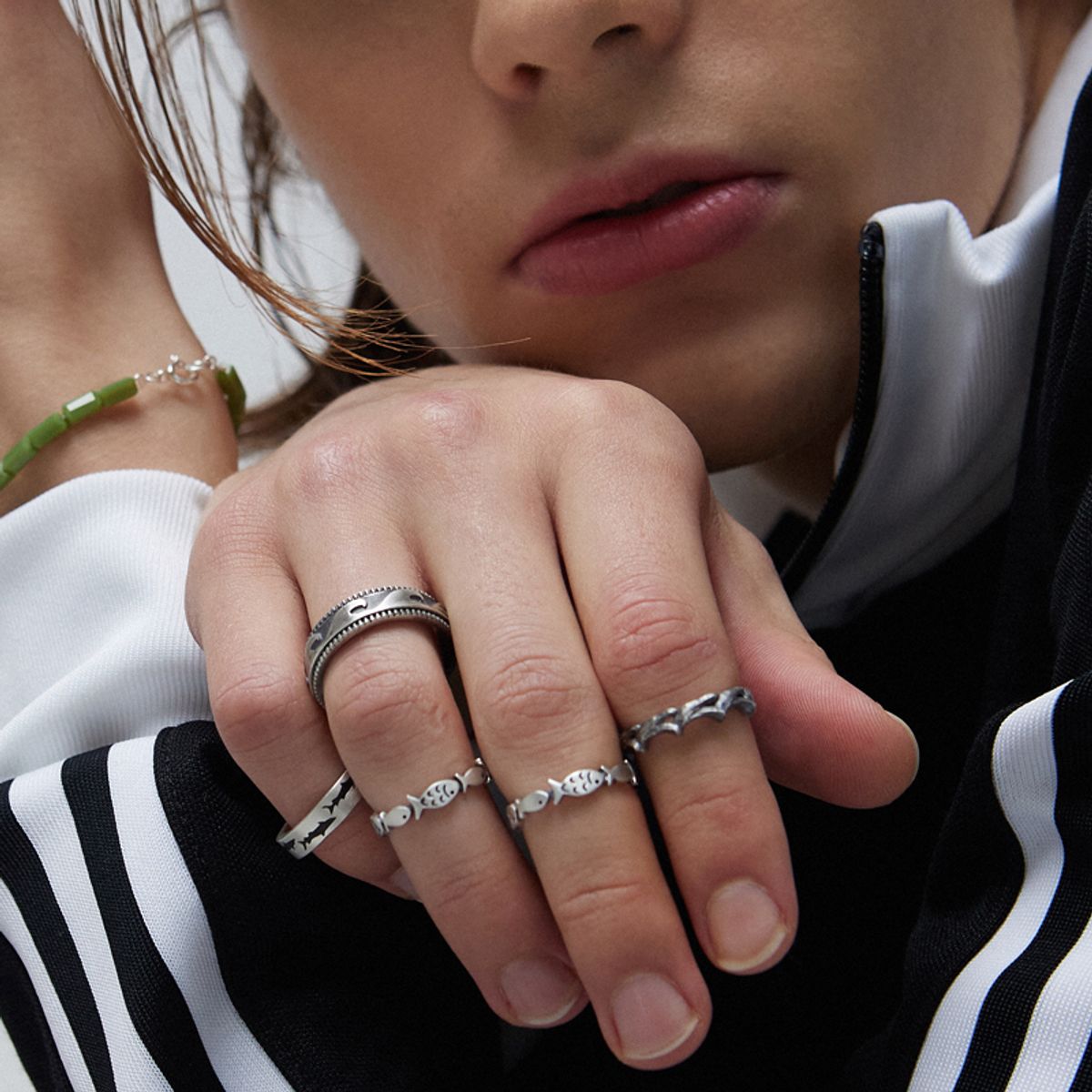 하카블랙스(HAKKABLACKS) Rough Wave Crown Ring