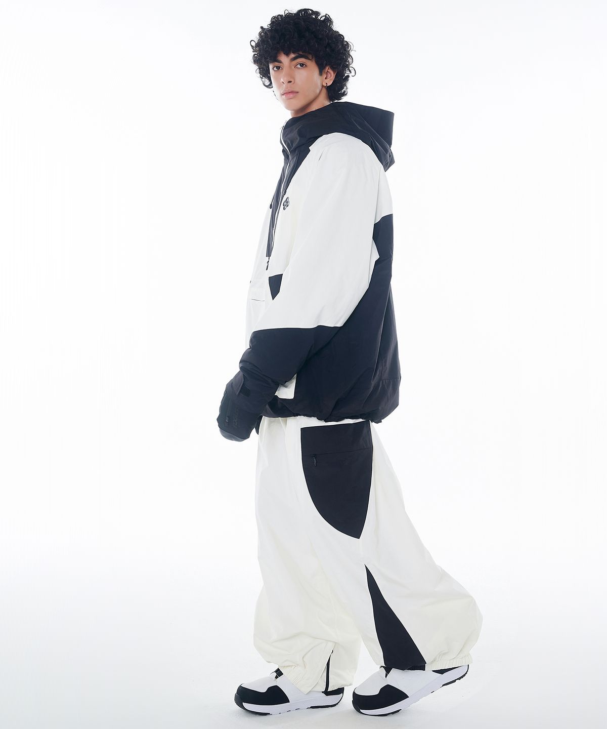 돌아우터웨어(DOLL OUTERWEAR) 2425 피노 자켓&팬츠 보드복 세트 화이트 남녀공용
