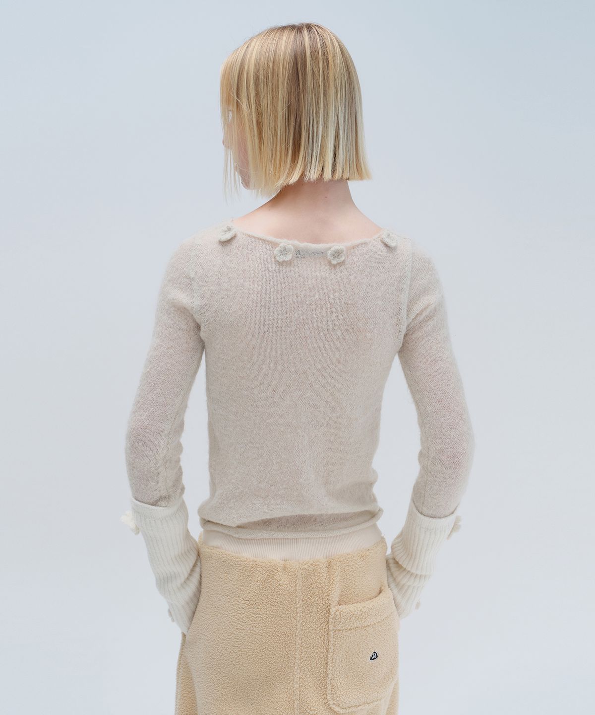 다이애그널(DIAGONAL) ALPACA APPLIQUE KNIT (beige)