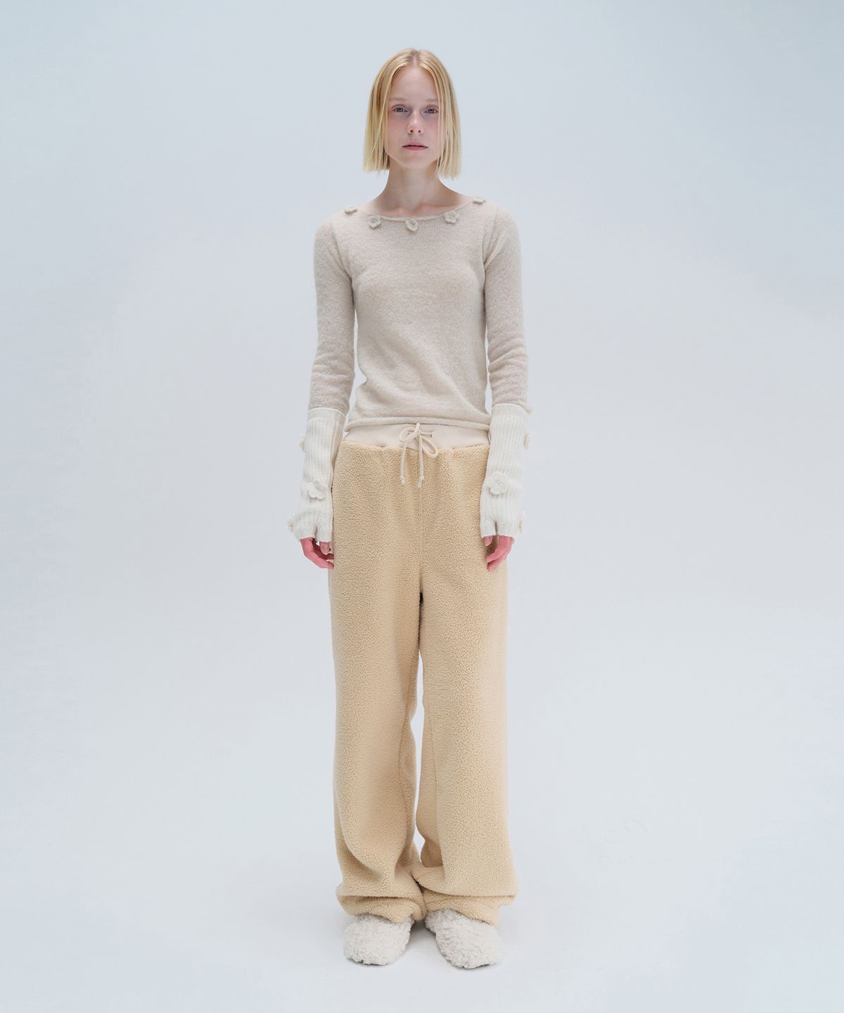 다이애그널(DIAGONAL) ALPACA APPLIQUE KNIT (beige)