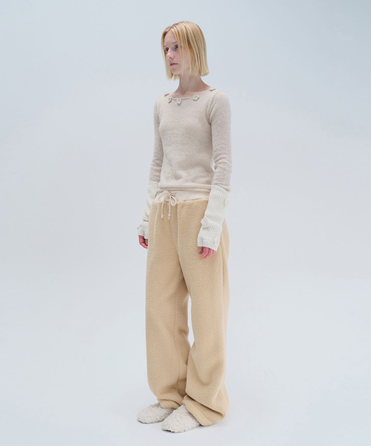 다이애그널(DIAGONAL) ALPACA APPLIQUE KNIT (beige)