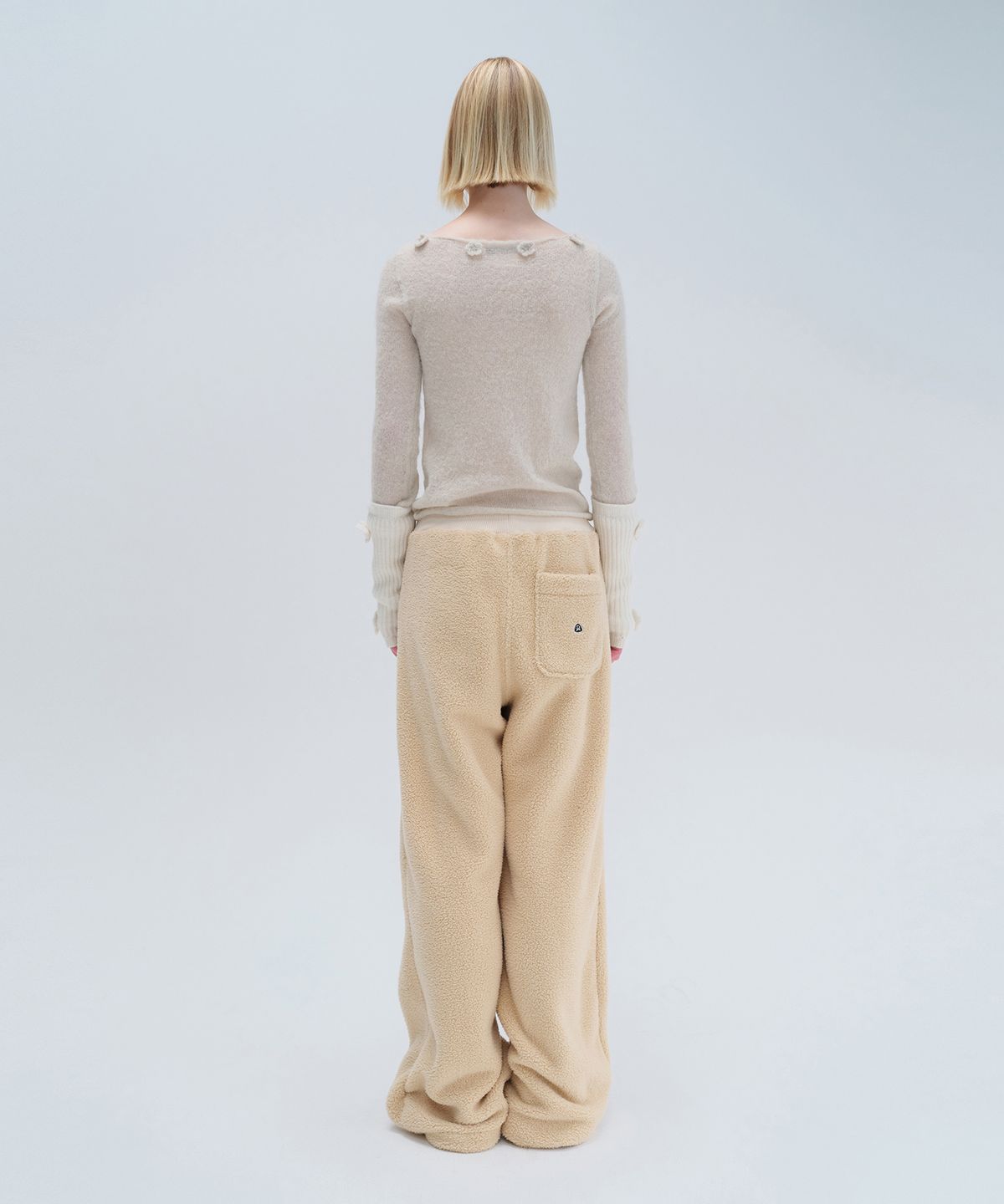 다이애그널(DIAGONAL) ALPACA APPLIQUE KNIT (beige)