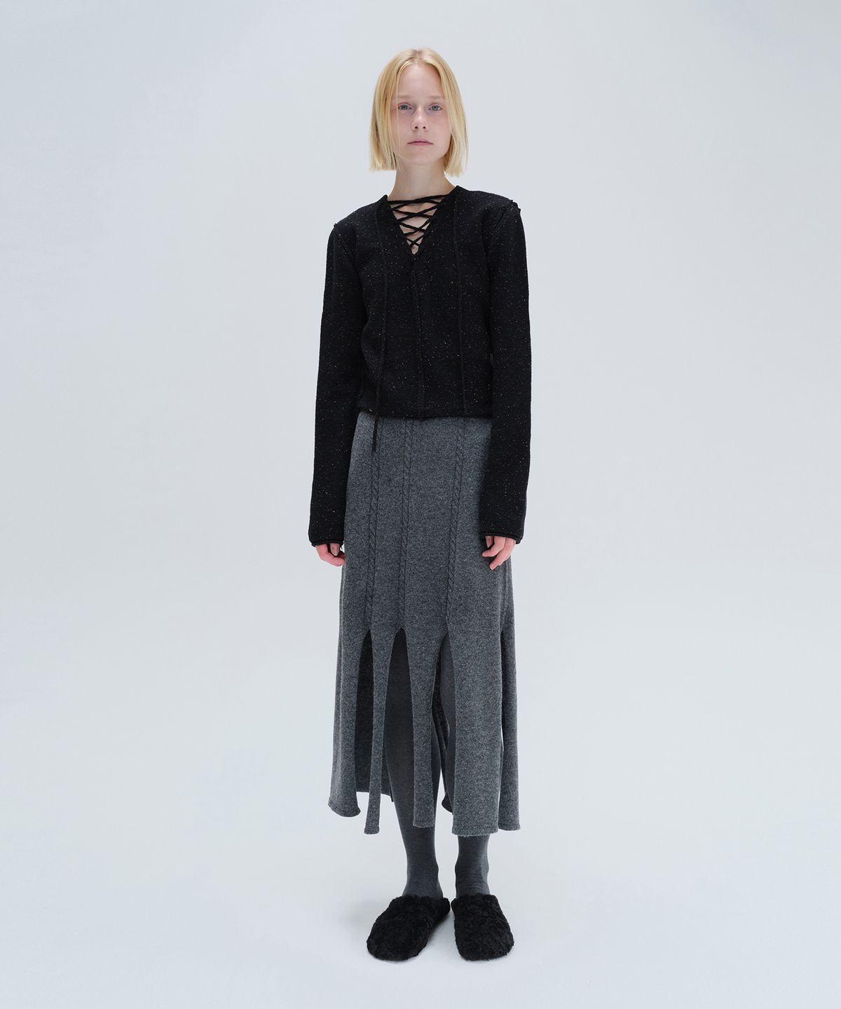 다이애그널(DIAGONAL) V NECK LACE UP KNIT (black)