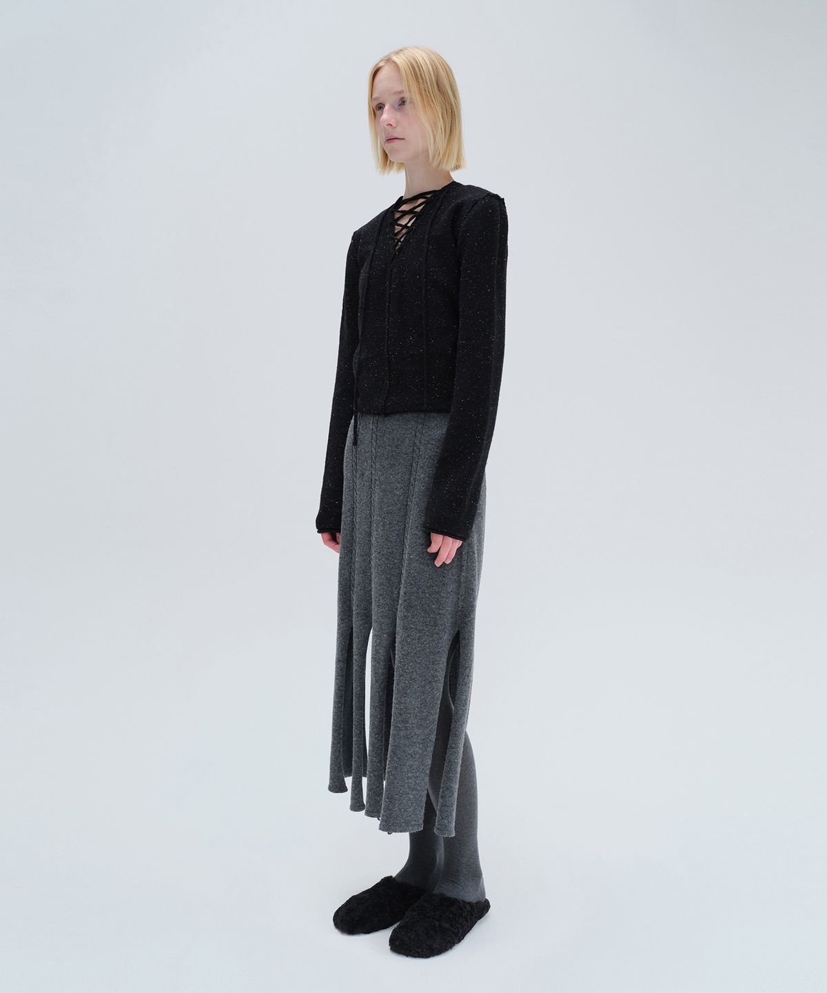 다이애그널(DIAGONAL) V NECK LACE UP KNIT (black)