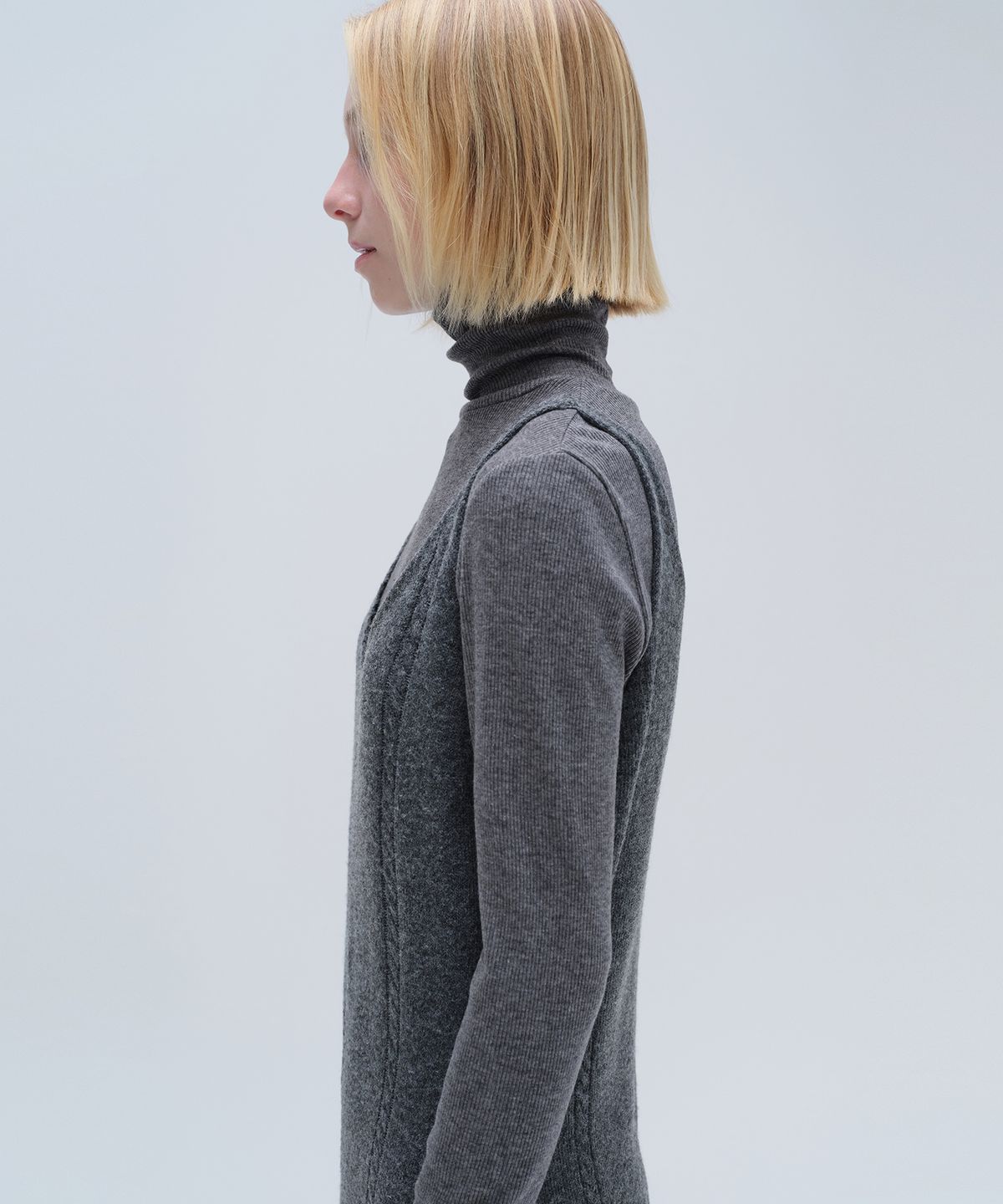 다이애그널(DIAGONAL) UNBALANCE SLIT KNIT DRESS (charcoal)