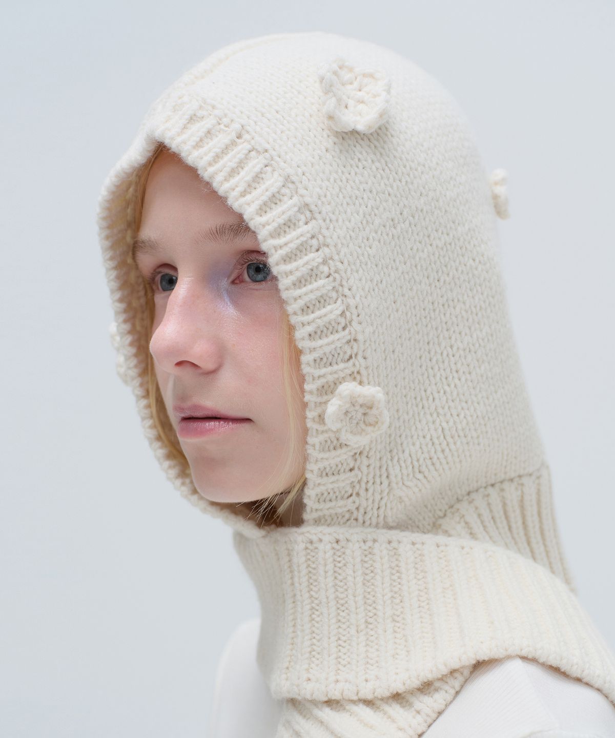 다이애그널(DIAGONAL) APPLIQUE BALACLAVA MUFFLER (ivory)