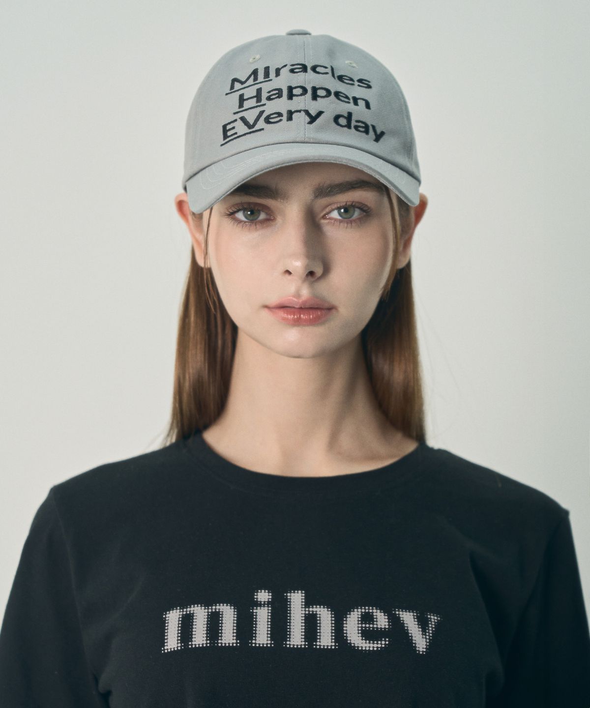 미헤브(MIHEV) 미라클 해픈 에브리데이 볼캡 그레이 블랙