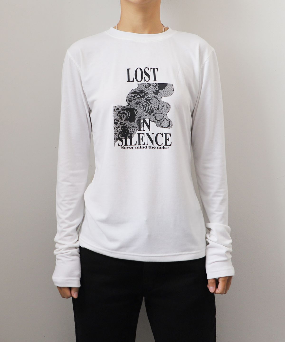 크루치(KRUCHI) Lost in Silence long-sleeved (WHITE) WOMENS