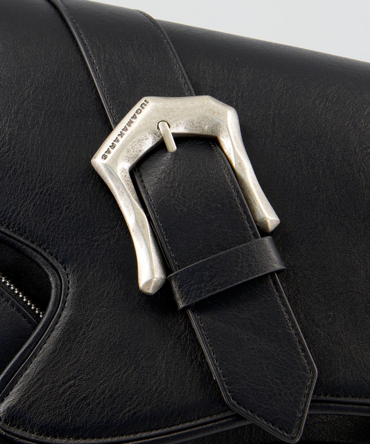 이우가마카라스(IUGAMAKARAS) Bumpy Buckle Holster Bag