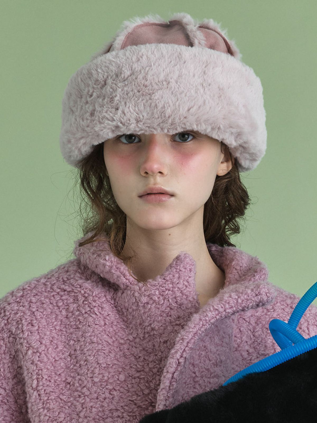 포에지담(POESIEDAME) FUR TOQUE HAT IN SUEDE PINK