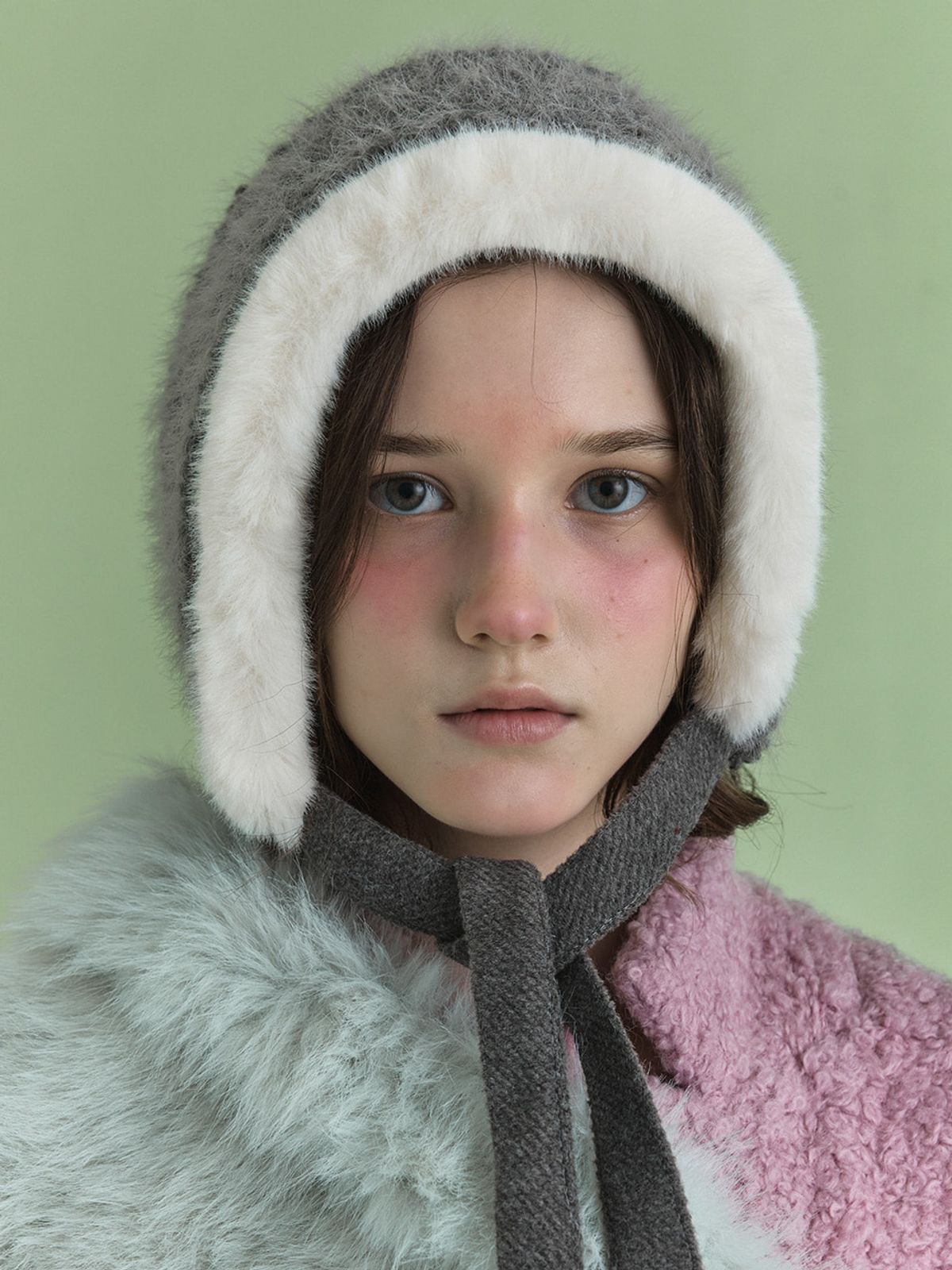 포에지담(POESIEDAME) FUR TRIM BONNET HAT IN  GREY WING