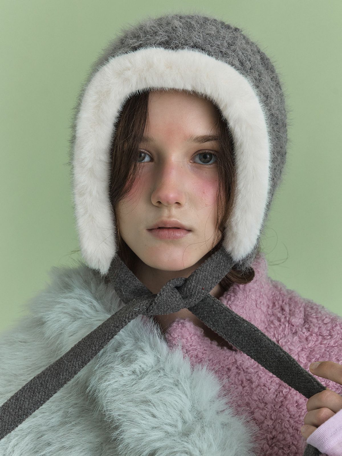포에지담(POESIEDAME) FUR TRIM BONNET HAT IN  GREY WING