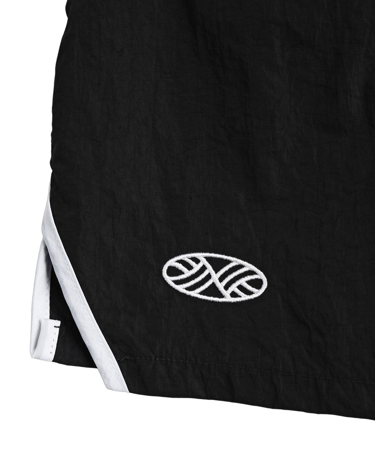 미나수(MENASOO) RUNNING TRACK NYLON SHORTS_BLACK