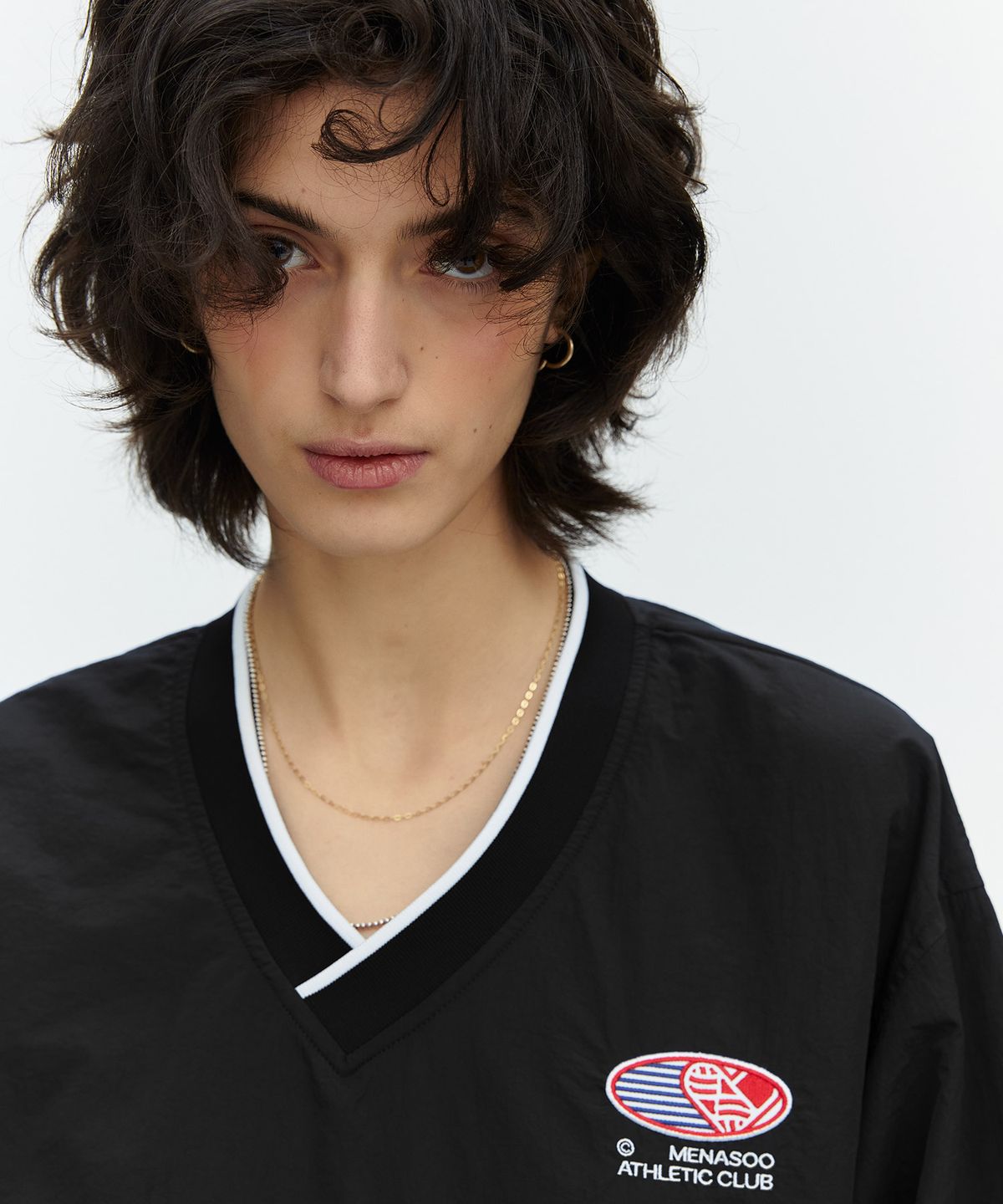 미나수(MENASOO) HEARTTRACK VNECK NYLON ANORAK JACKET_BLACK