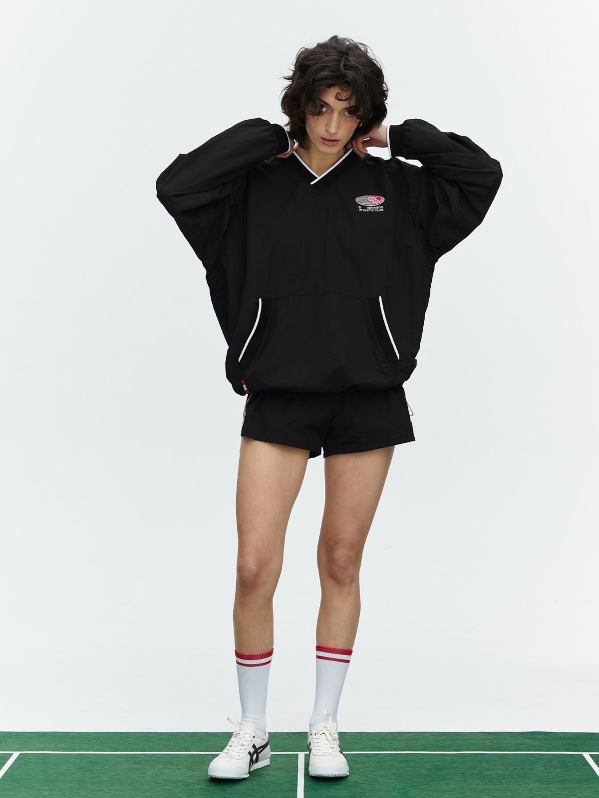 미나수(MENASOO) HEARTTRACK VNECK NYLON ANORAK JACKET_BLACK