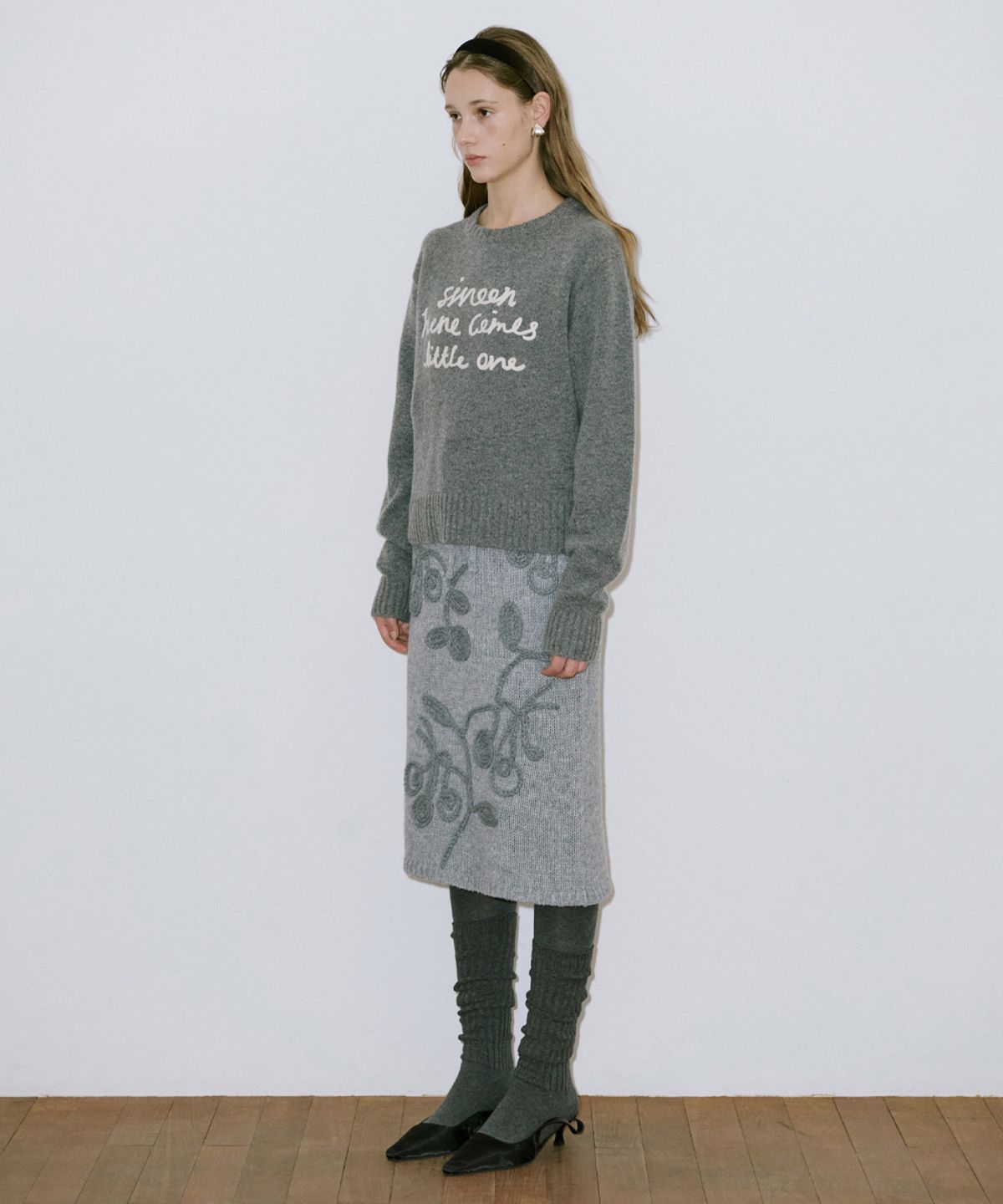 시눈(SINOON) Lettering Pullover Knit (Melange Grey)