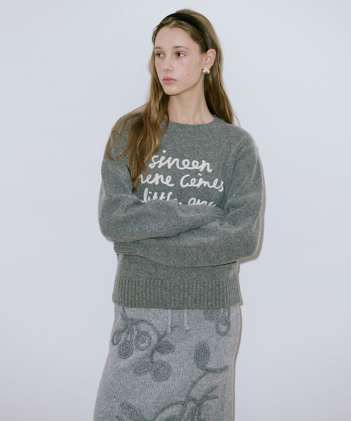시눈(SINOON) Lettering Pullover Knit (Melange Grey)