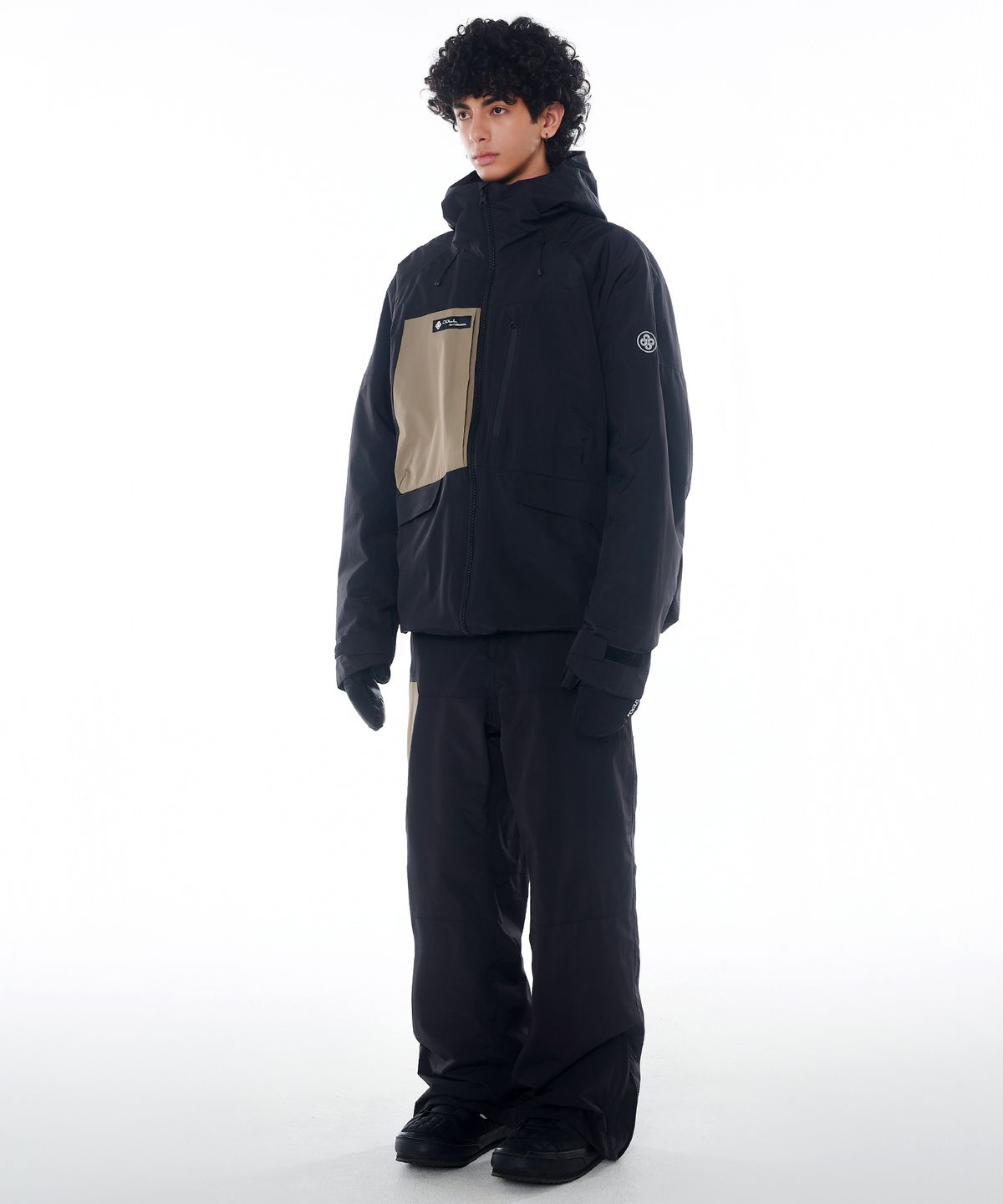 돌아우터웨어(DOLL OUTERWEAR) 2425 클라로 자켓&팬츠 보드복 세트 블랙 남녀공용