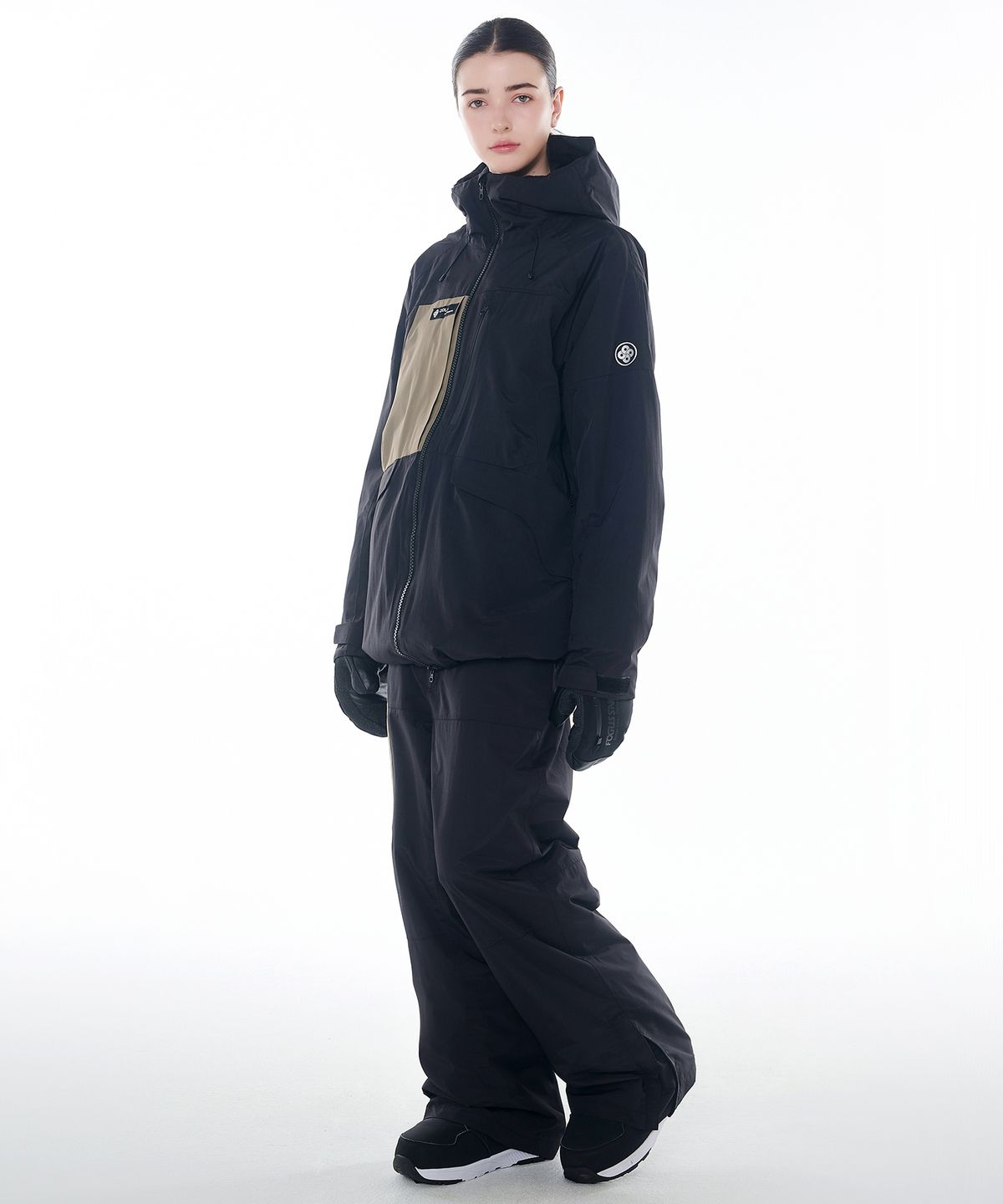 돌아우터웨어(DOLL OUTERWEAR) 2425 클라로 자켓&팬츠 보드복 세트 블랙 남녀공용
