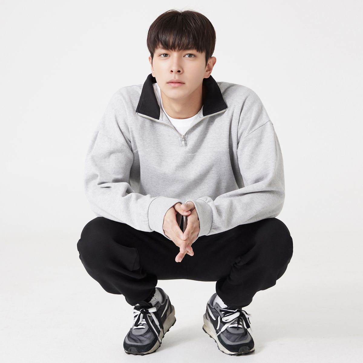 옥스타(OKSTAR) 무지 아노락 하프집업 특양면 맨투맨