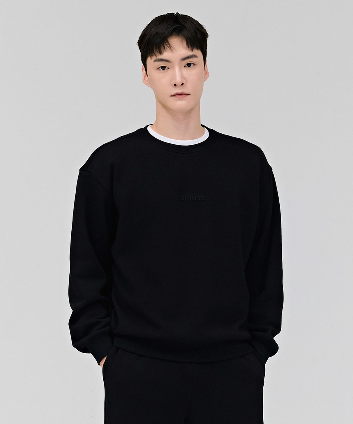 체이스컬트(CHASECULT) 공용 밍크 기모 맨투맨 티셔츠-블랙