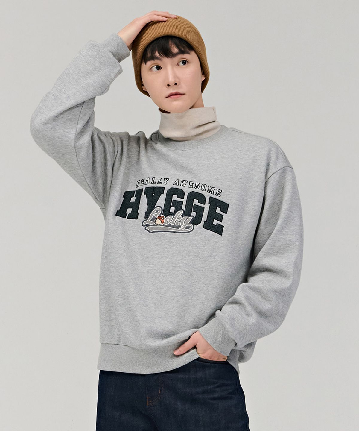 체이스컬트(CHASECULT) 공용 캐릭터 부클 자수 기모 맨투맨 티셔츠-그레이