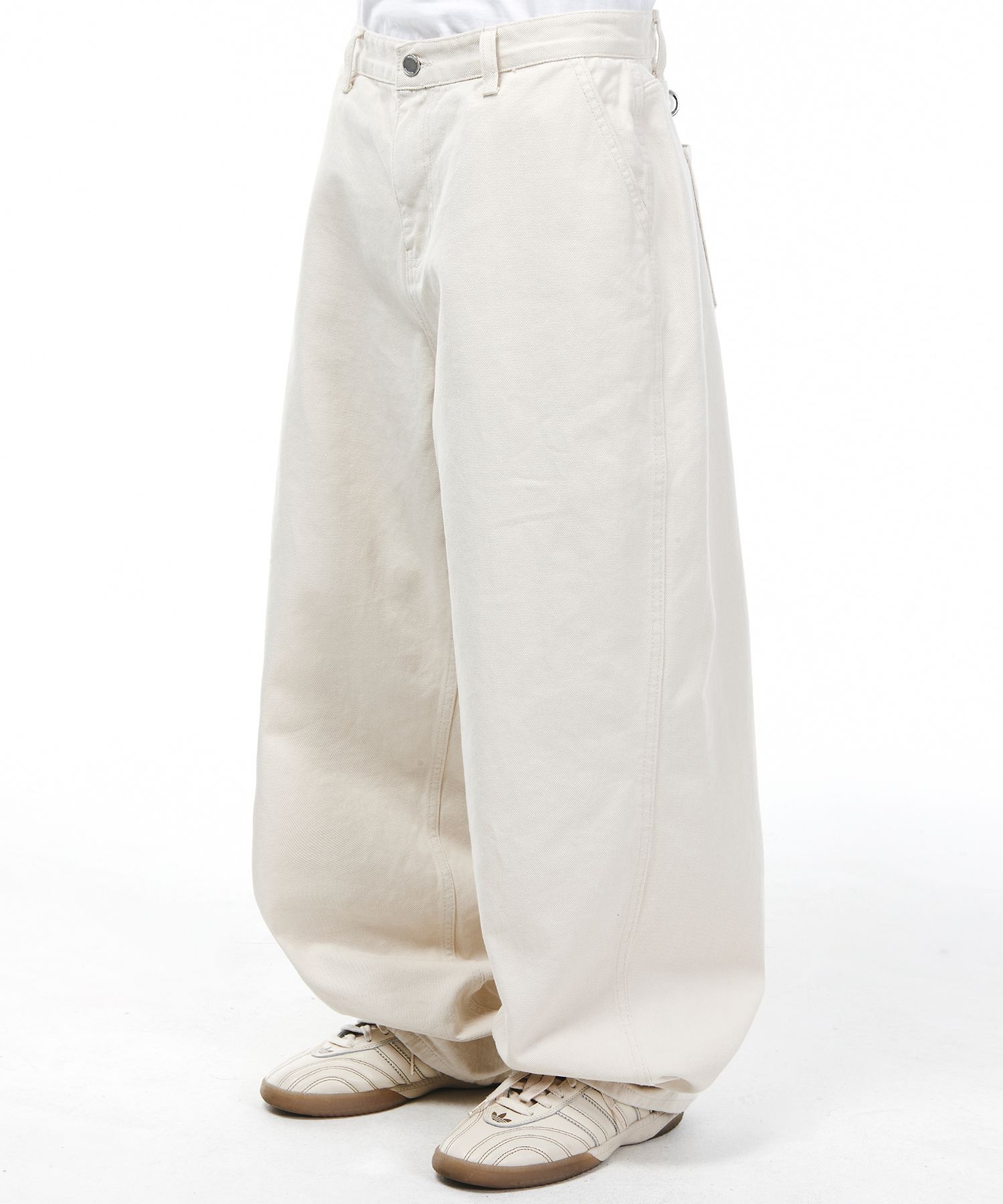 MUSINSA | SIGNATURE Twist Balloon Fit Denim Pants [Natural]