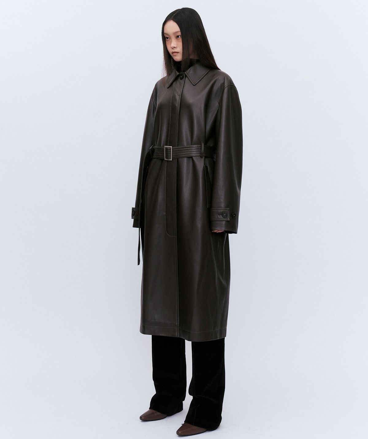 유지(YUJI) RAMSKIN LONG COAT BROWN