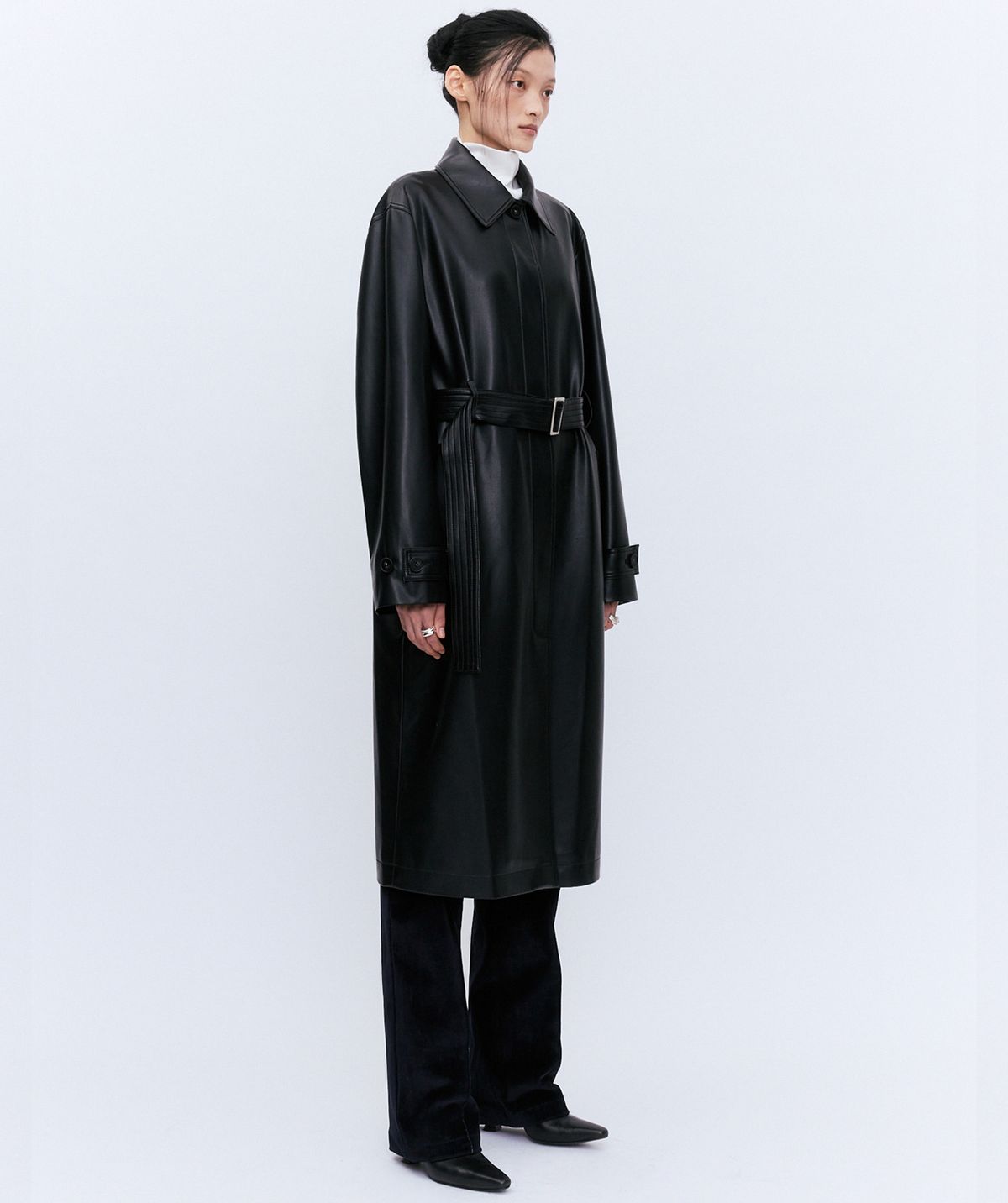 유지(YUJI) RAMSKIN LONG COAT BLACK