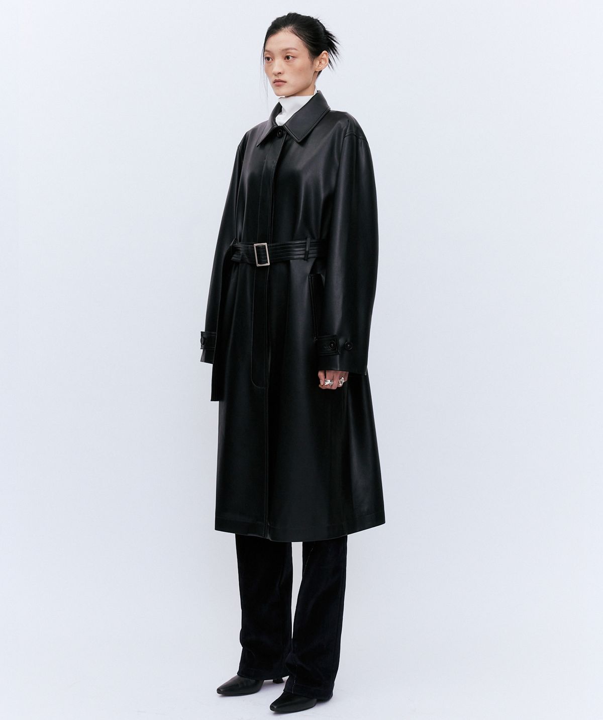 유지(YUJI) RAMSKIN LONG COAT BLACK