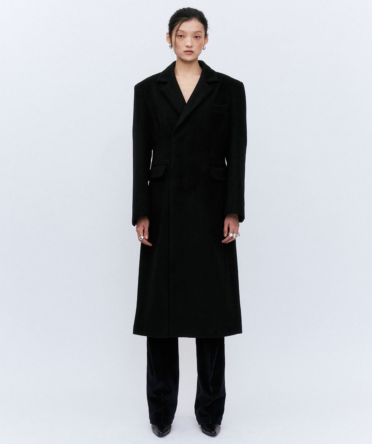 유지(YUJI) VIRGIN WOOL COAT BLACK