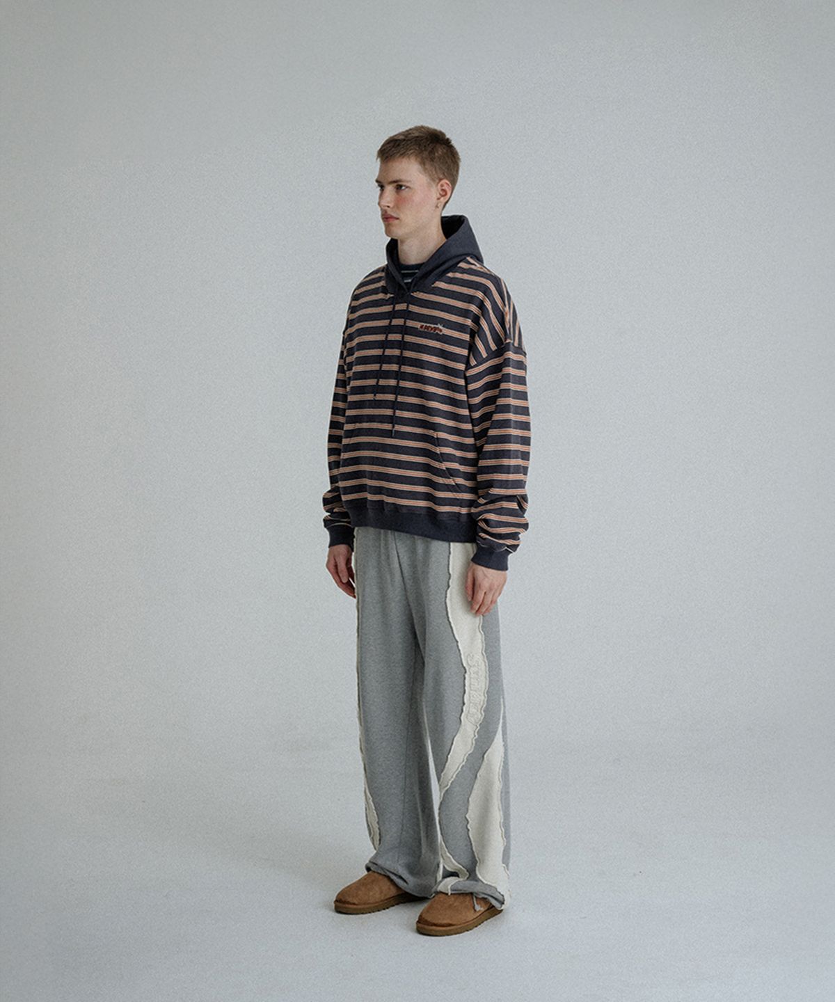 선데이후르츠마켓(SUNDAY FRUIT MARKET) SUNDAY STRIPE HOODIE NAVY