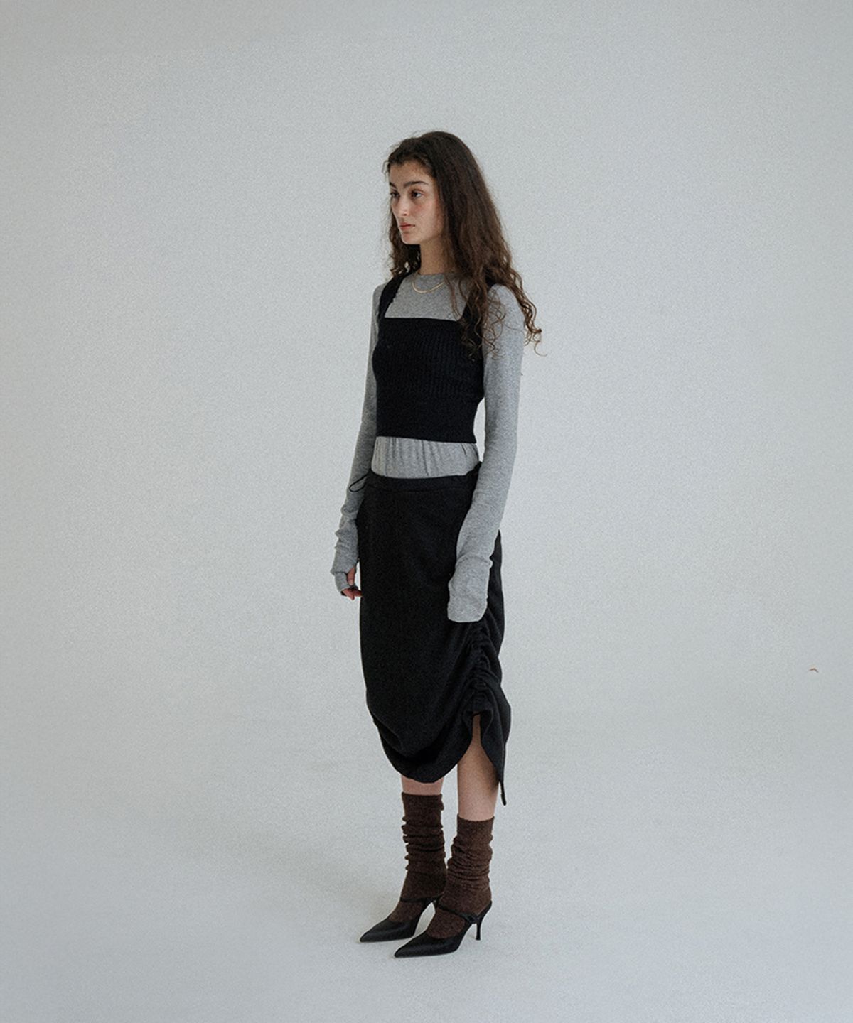 선데이후르츠마켓(SUNDAY FRUIT MARKET) SUN CROPPED VEST BLACK
