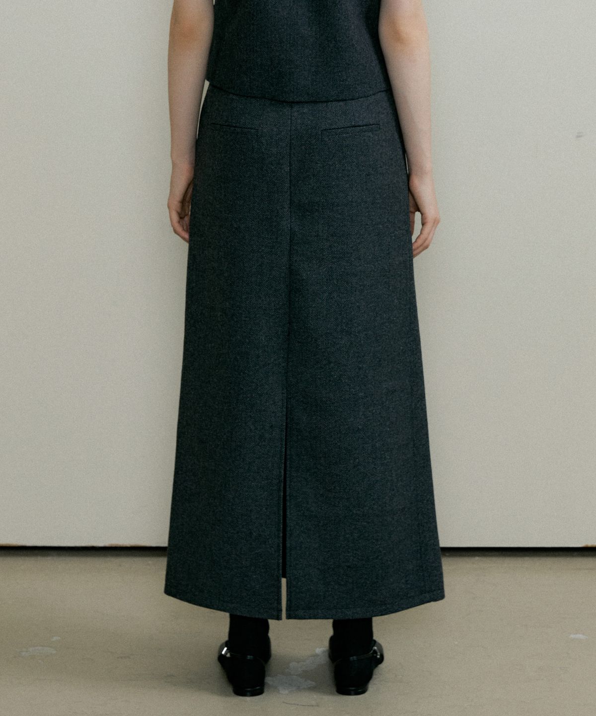 더페니(THE PENNY) WOOL HERRINGBONE LONG SKIRT - Charcoal
