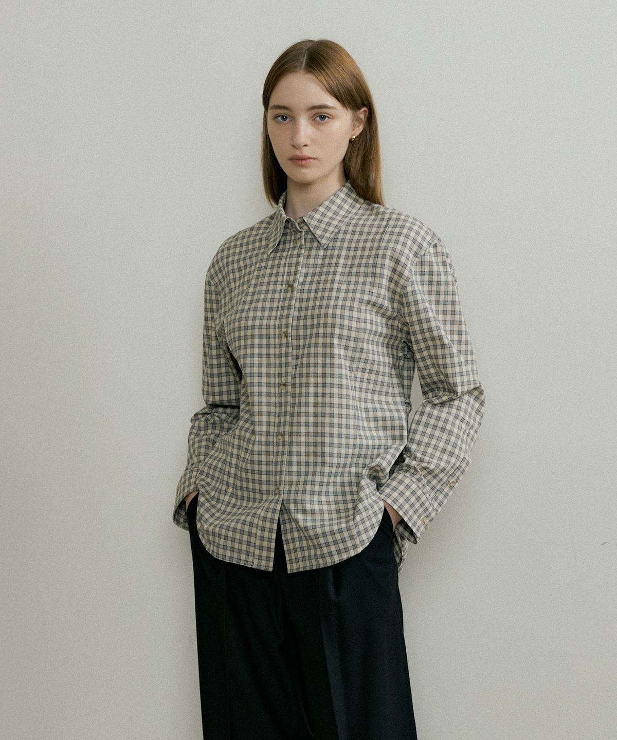 더페니(THE PENNY) CHECK RIBBON BLOUSE - Beige